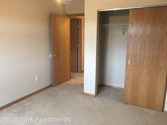 Building Photo - 8845 Northpark Ct