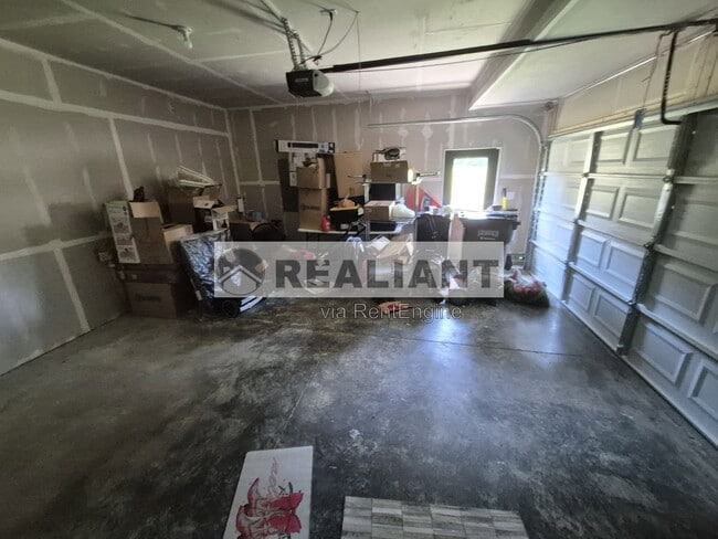 Building Photo - 10513 Greenbrook Dr