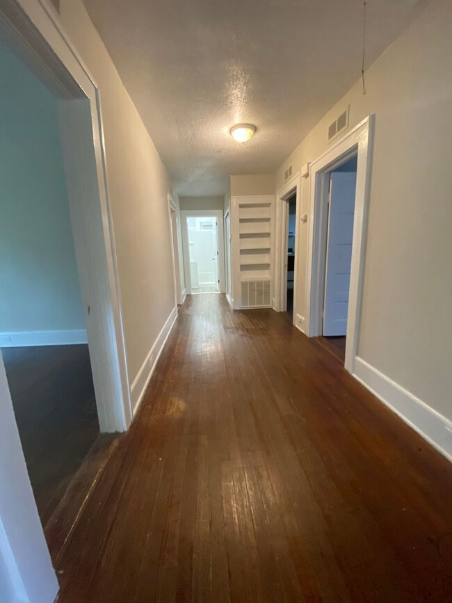 Building Photo - Perfect home with 2 kitchens at NCSU