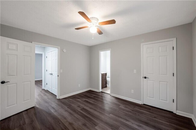 Building Photo - 3517 Kennesaw Station Dr