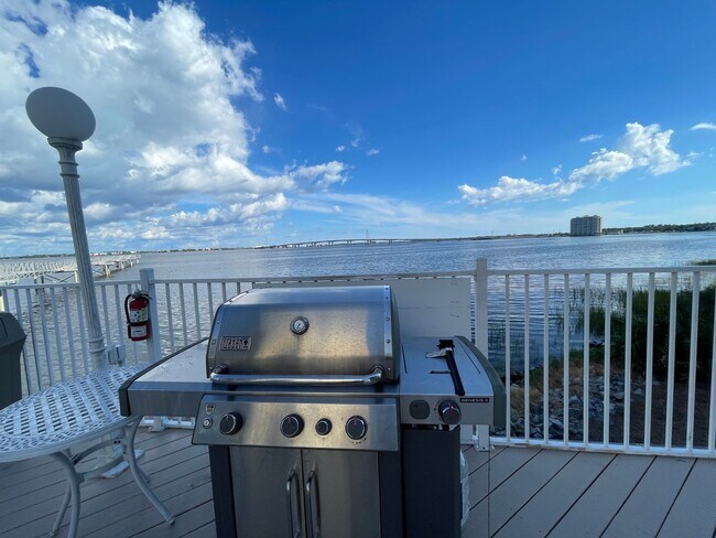 Building Photo - 6504 Bridge Water Way