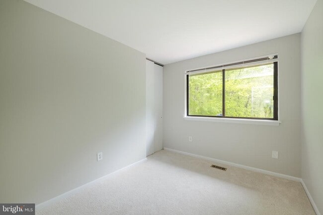 Building Photo - 5620 Summer Oak Way