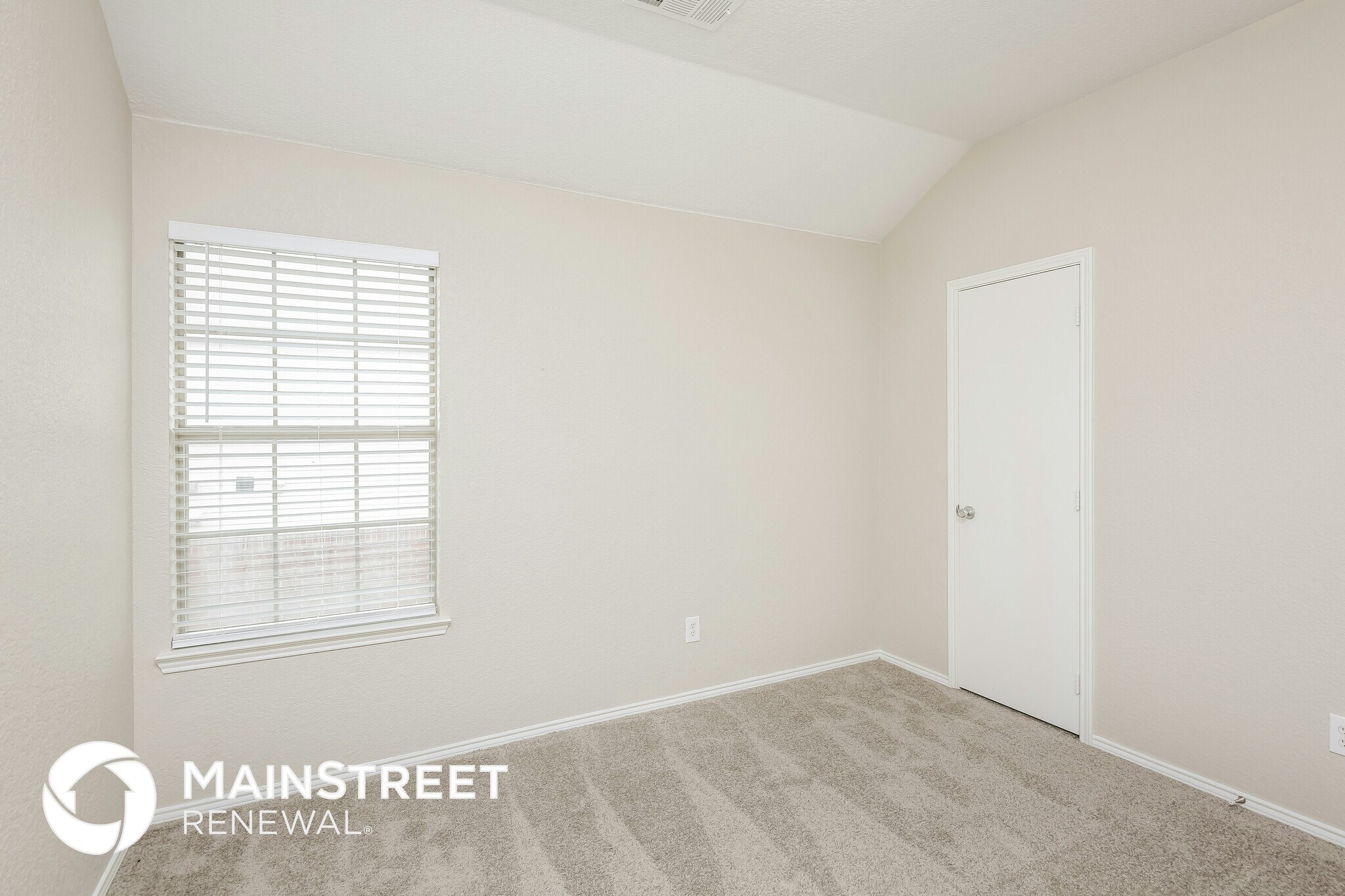 Building Photo - 533 Crown Oaks Dr