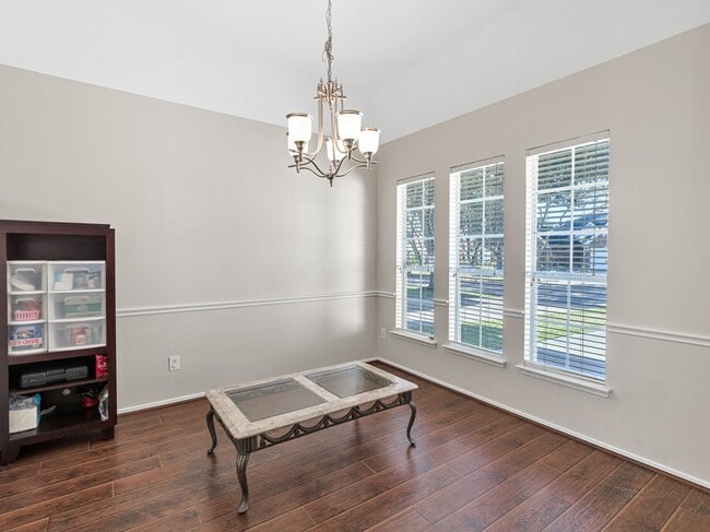 Building Photo - 3319 Shadowbark Dr