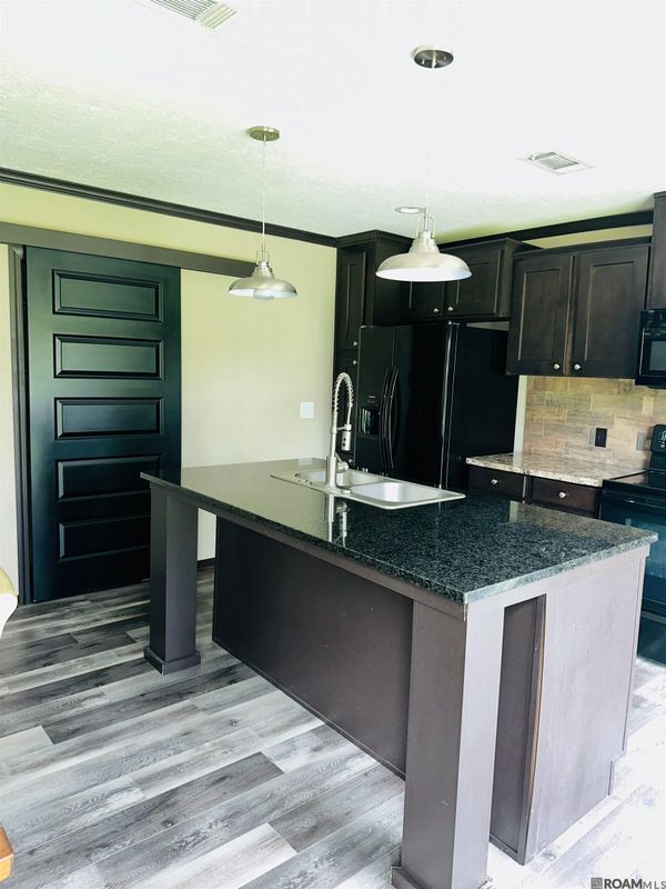 Building Photo - 36363 Big Oak Dr