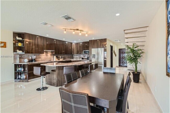 Building Photo - 3864 NE 167th St