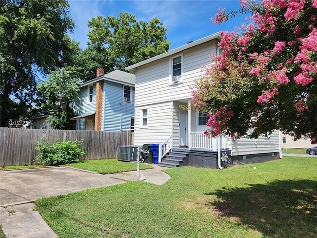 Building Photo - 3605 Killam Ave