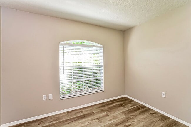Building Photo - 10924 Pinewood Cove Ln