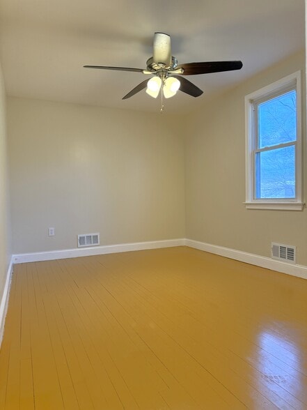 Building Photo - 9942 Frederick Rd