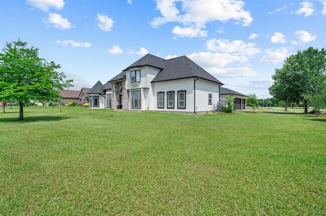 Building Photo - 13819 Lakeview Meadow Dr