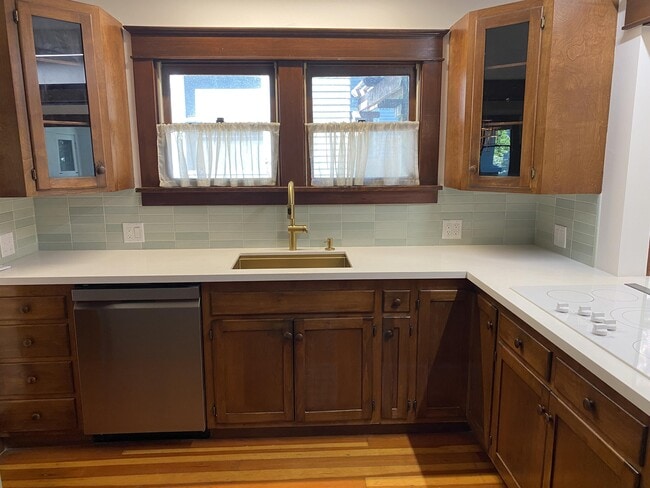 Building Photo - 1614 SE 22nd Ave