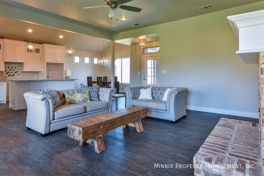 Building Photo - 2103 99th St