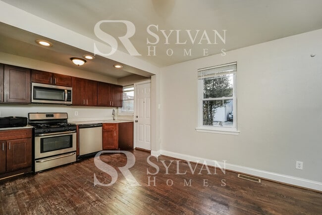 Building Photo - 8504 Willow Oak Rd