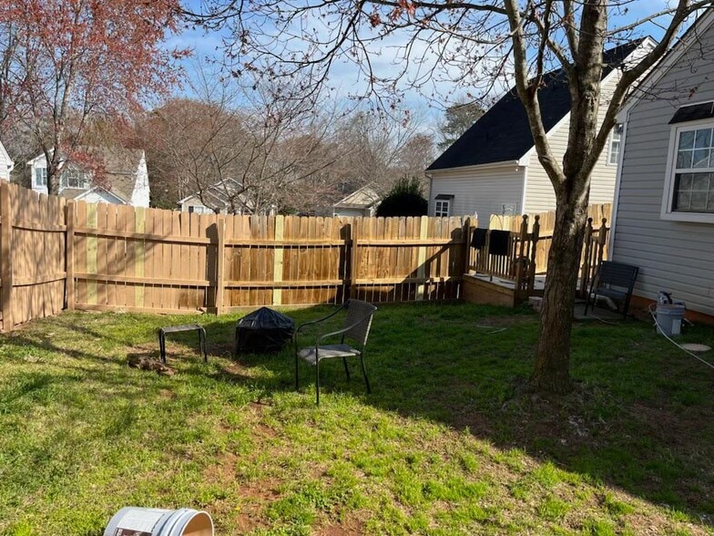 Building Photo - 4 Maravista Ave