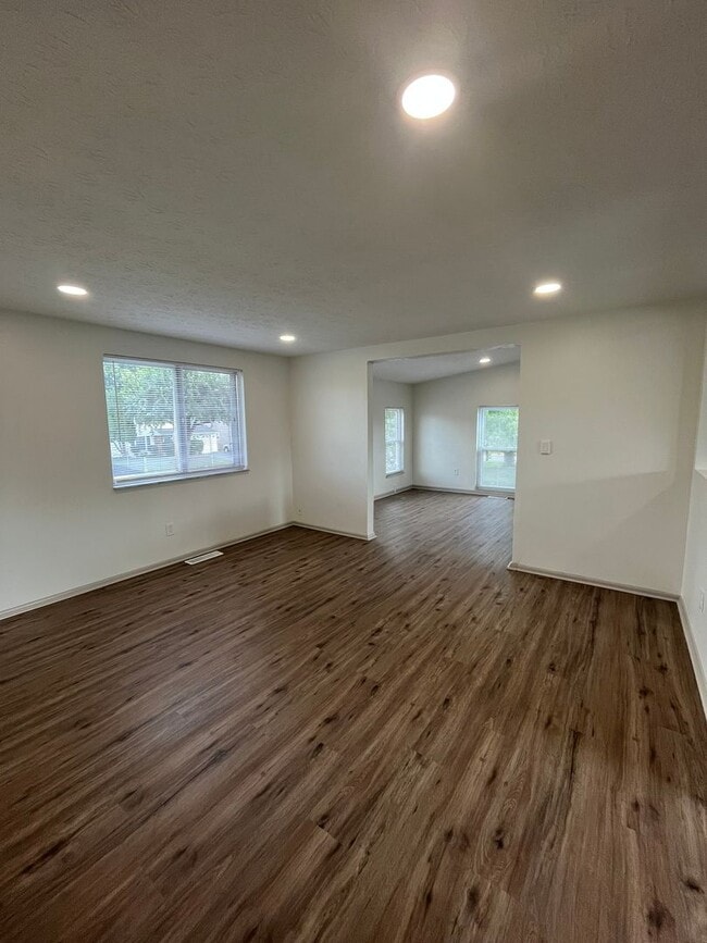 Building Photo - Renovated 5 Bedroom Home-Rare Find