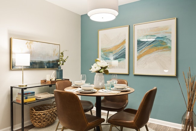 Huntsview Apartments Model Dining - Huntsview Apartments