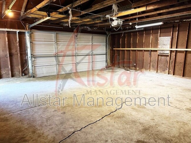 Building Photo - 5785 Fitch Rd