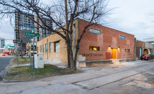 Building Photo - 3102 Commerce St