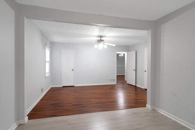 Building Photo - Spacious 4BR House in Lawrenceville