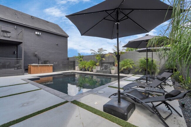 Building Photo - 2683 Blodgett St