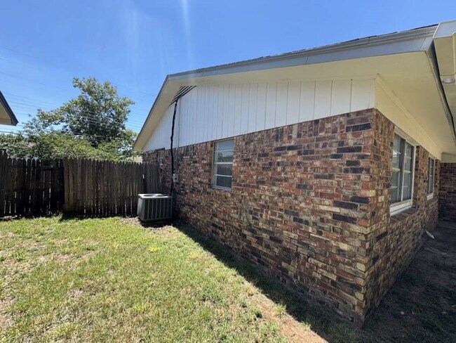 Building Photo - 5431 45th St