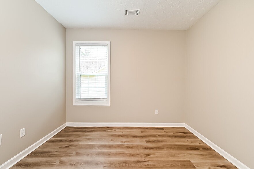 Building Photo - 125 Gingerbread Pl