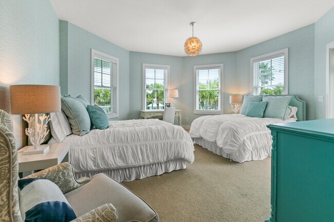 Building Photo - 681 Ocean Palm Way