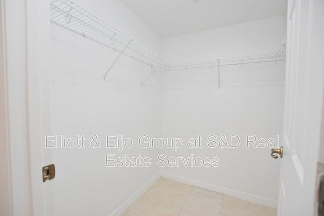 Building Photo - 6352 Sedgeford Dr