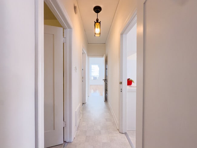 Building Photo - 649 N Irving Blvd