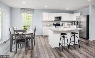 Building Photo - 133 Thicket Dr