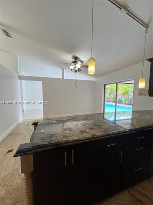 Building Photo - 10511 SW 145th Ct