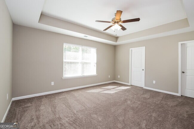 Building Photo - 580 Fieldcrest Dr
