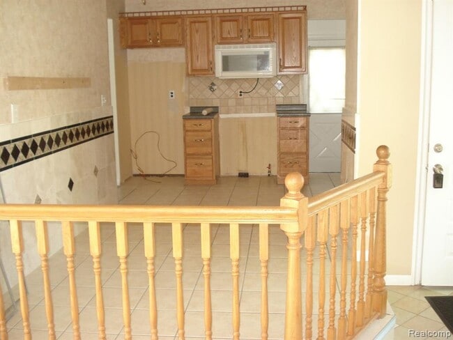 Building Photo - 8783 Lozen Dr