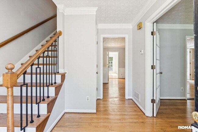 Building Photo - Spacious 5BR House in Marietta