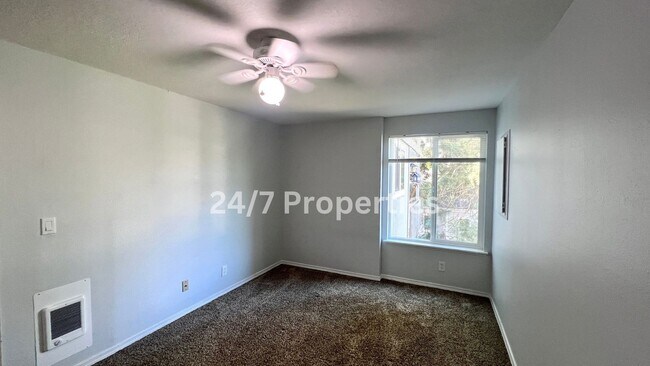Building Photo - Upper Level 2 BD | 1 BA Apartment w/ Willa...