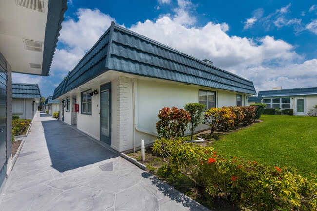 Primary Photo - 38 Waterford Way