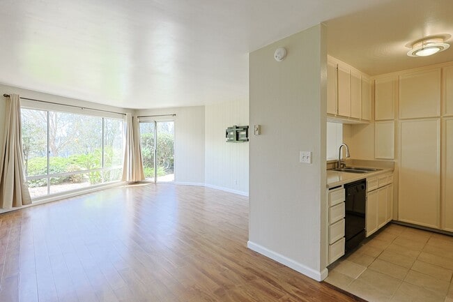 Building Photo - 5708 Baltimore Dr
