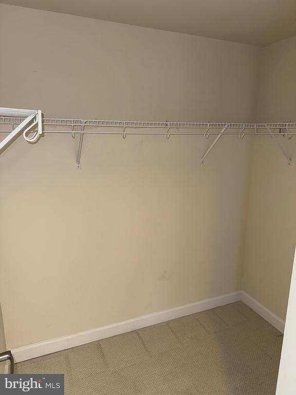 Building Photo - 5750 Bou Ave