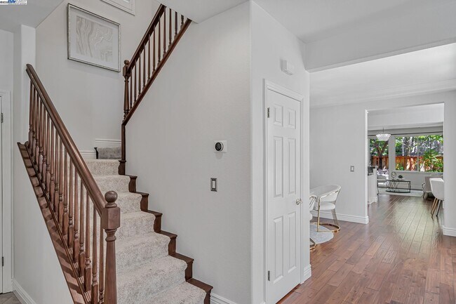 Building Photo - 260 Abigail Cir