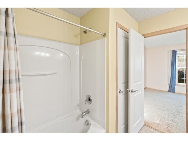 Building Photo - 899 Ledgestone Dr