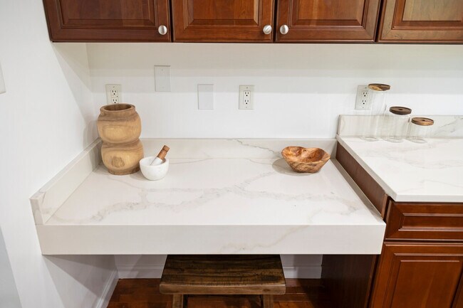 Building Photo - 163 Silver Lake Rd