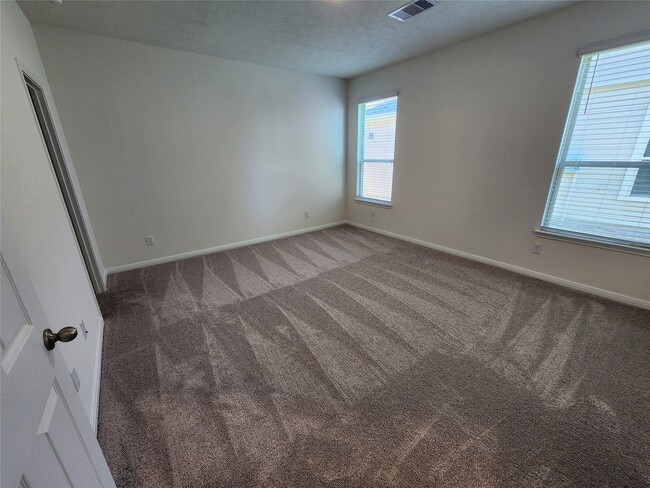 Building Photo - 1530 Grand Olympia Dr