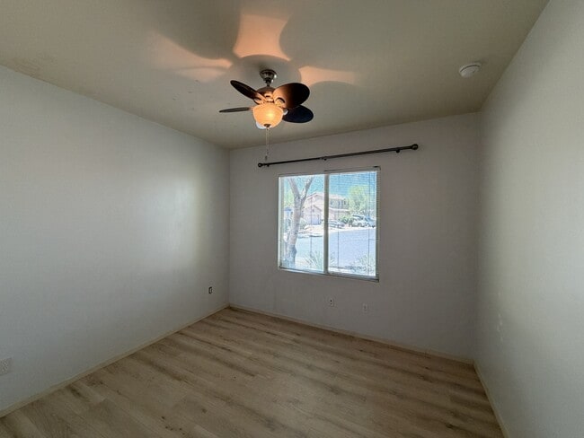 Building Photo - 1145 E Madera Grove Ln