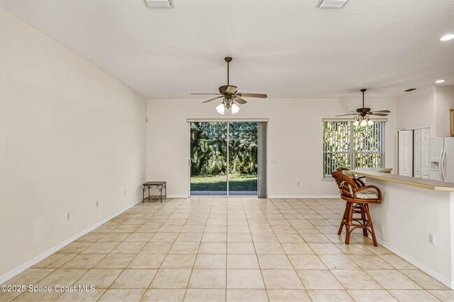 Building Photo - 216 3rd Ave