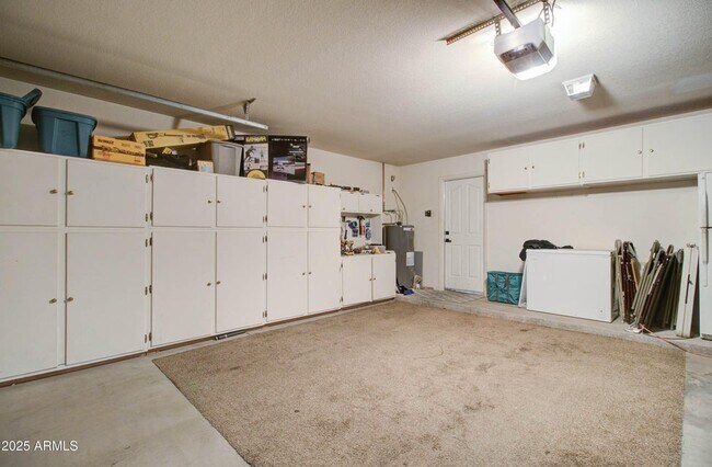 Building Photo - 372 W Larona Ln