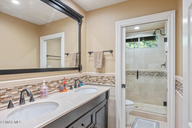 Building Photo - 2521 Sandycreek Dr