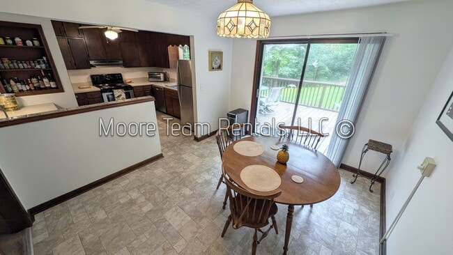 Building Photo - 3/2.5 House Near Brevard