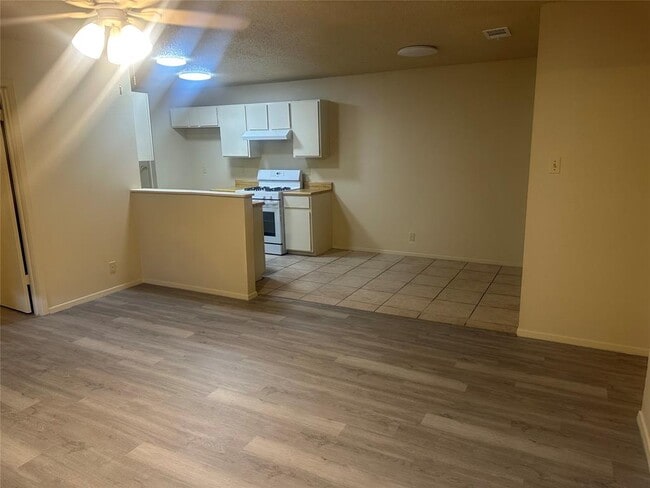 Building Photo - 2602 S Bagdad Rd