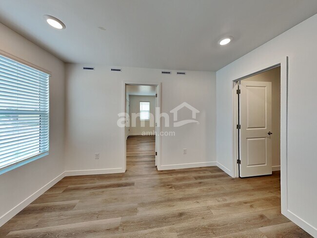 Building Photo - 7423 S Paseo Monte de Oro