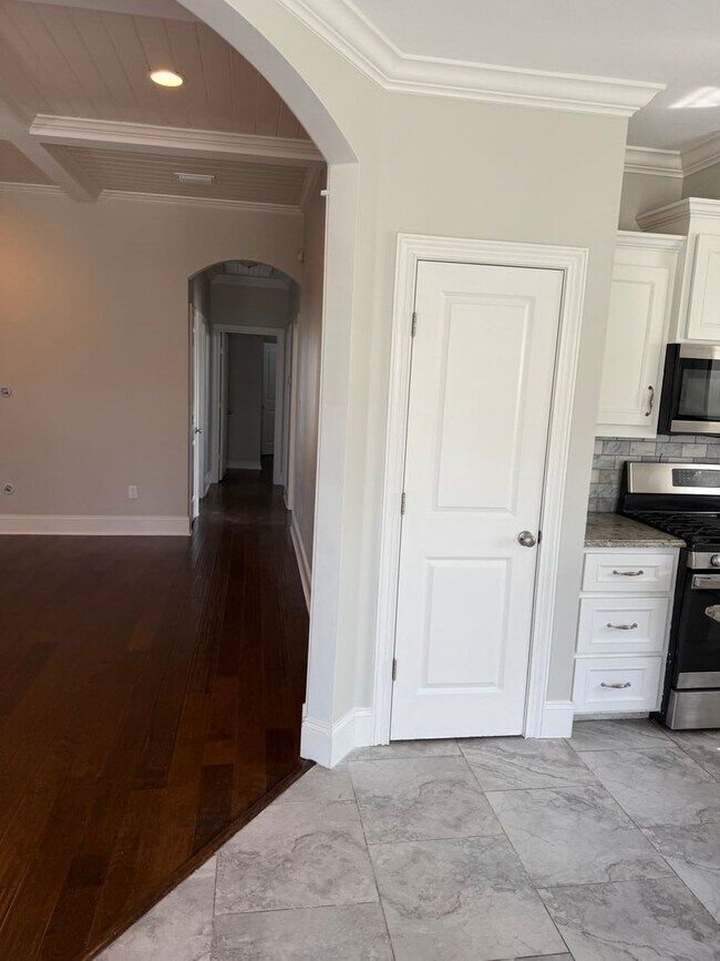 Building Photo - Home in Hahira